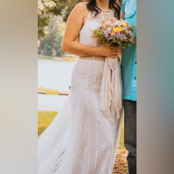 Chic Nostalgia Autumn Wedding Dress - Picture 2 of 2